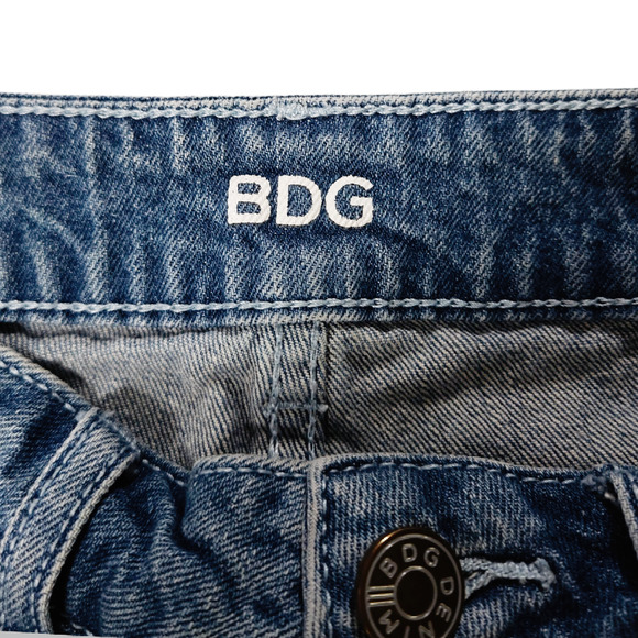 EUC Urban Outfitters BDG Erin Shortie High-Rise Denim Shorts Sz. 24 Vintage Blue - Picture 4 of 9